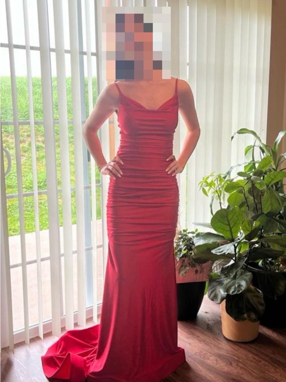 B. DARLING Elegant Red Backless Evening Gown with Ruched Detail size 0